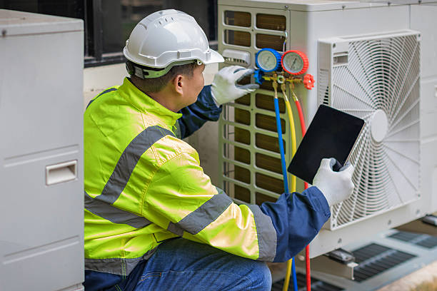 Professional Emergency Hvac Repair technician working in Evans, CO